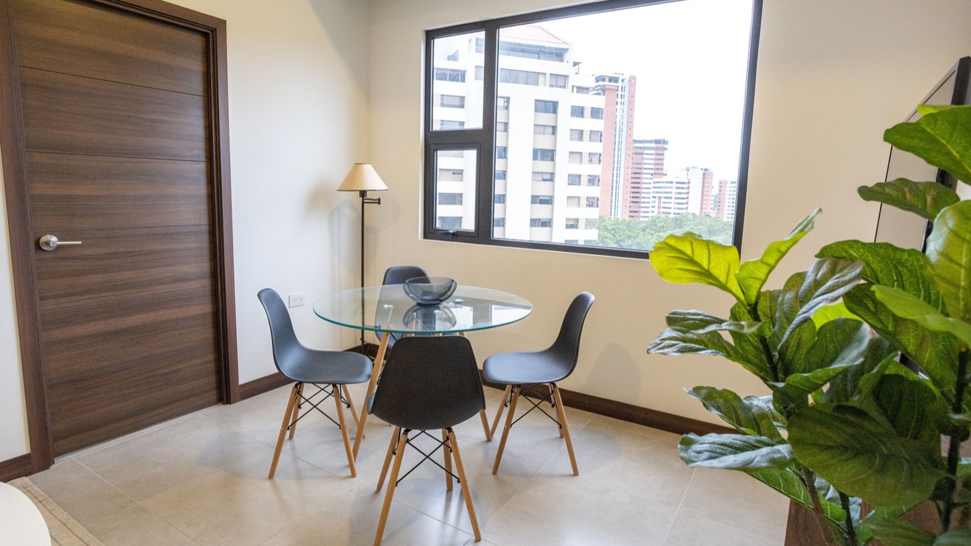 Apartamento amueblado, 1 hab. en alquiler o venta, Elemento zona 13