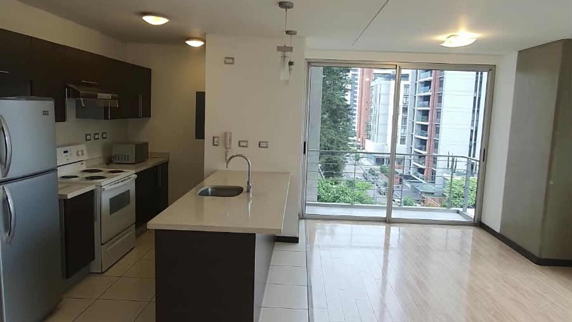 APARTAMENTO EN ALQUILER ZONA 14  CERCANO AVENIDA LAS AMERICAS - Miniatura 6