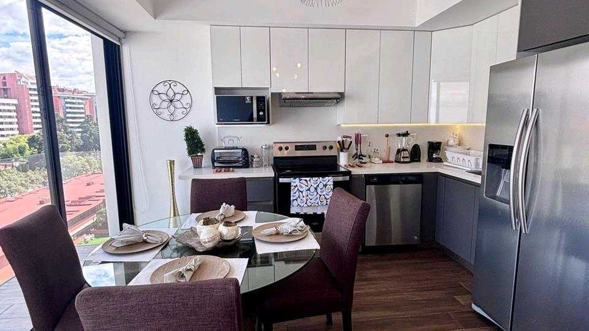 APARTAMENTO AMUEBLADO EN ALQUILER o VENTA????Casa Clara, zona 10 - Miniatura 3