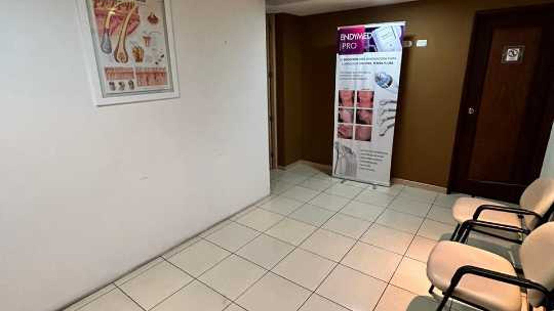 Vendo / Alquilo Oficina/clinica en Edificio Multimedica zona 15