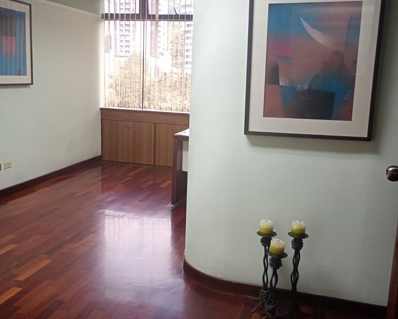 Oficina u clínica en Renta en Edificio Multimedica Zona 15 Guatemala