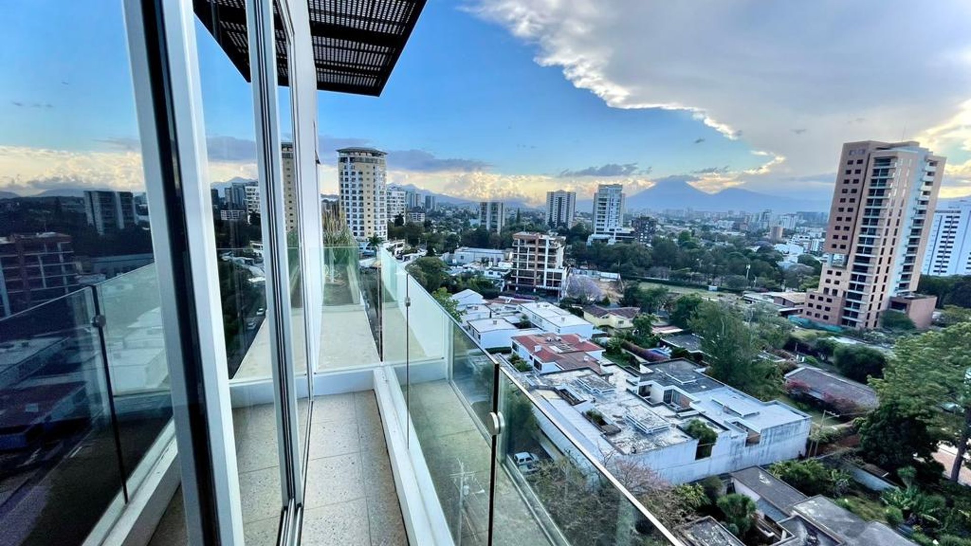 PENTHOUSE EN MIDORI ZONA 15 - Image 1
