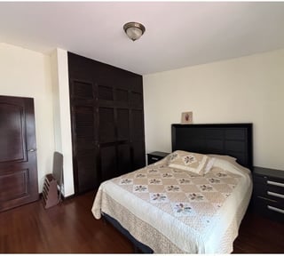 Casa en Venta – Jardines de San Isidro, Zona 16