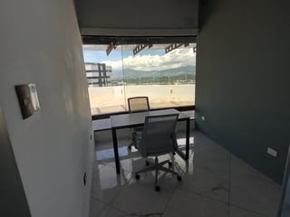 Alquilo oficinas tipo coworkin en Zona 10 Edificio Geminis 10 - 4