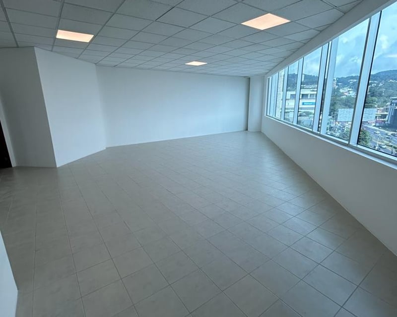 Alquilo Oficinas en zona Pradera
