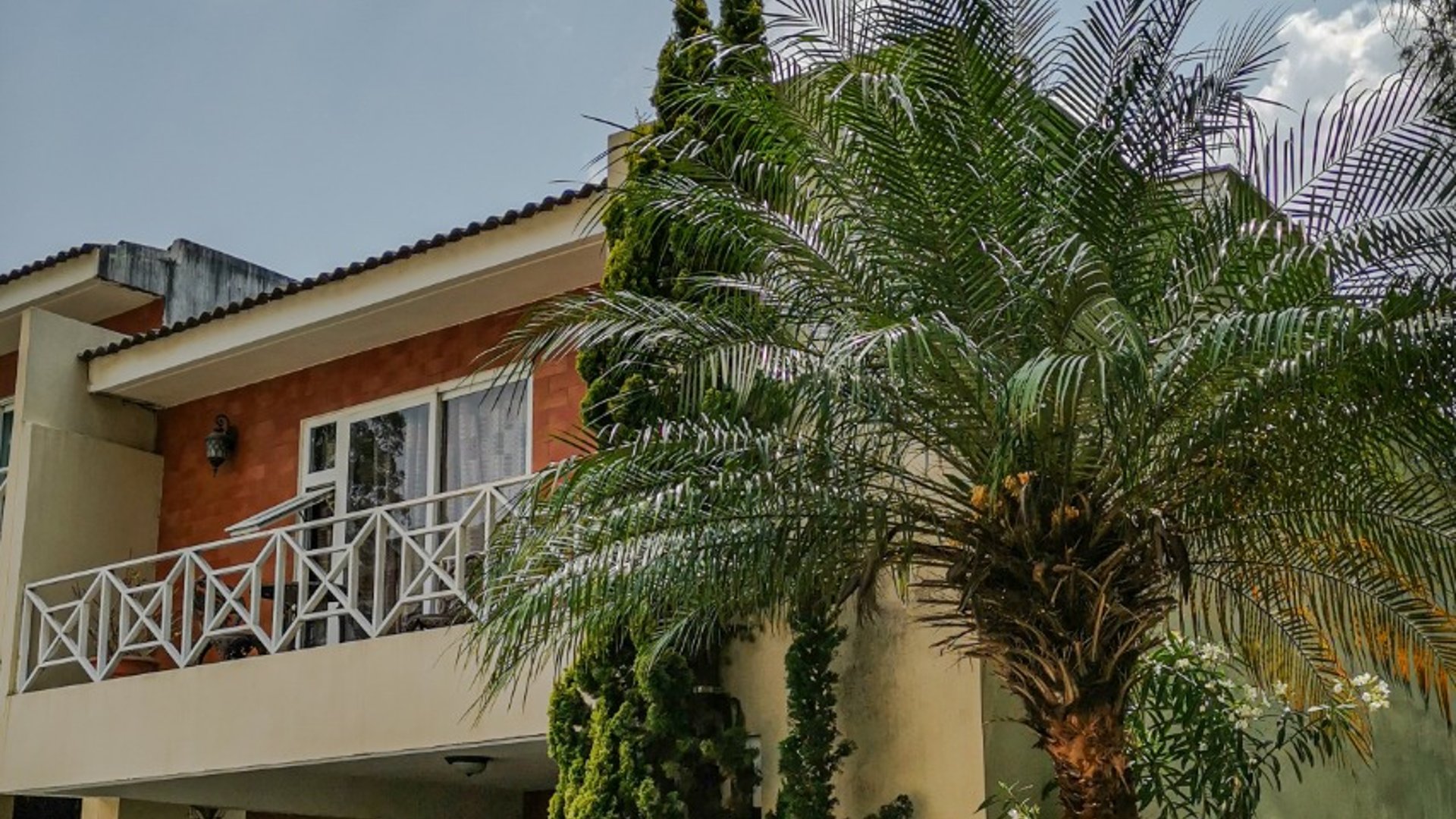Vendo linda casa en exclusivo Condominio - Image 1