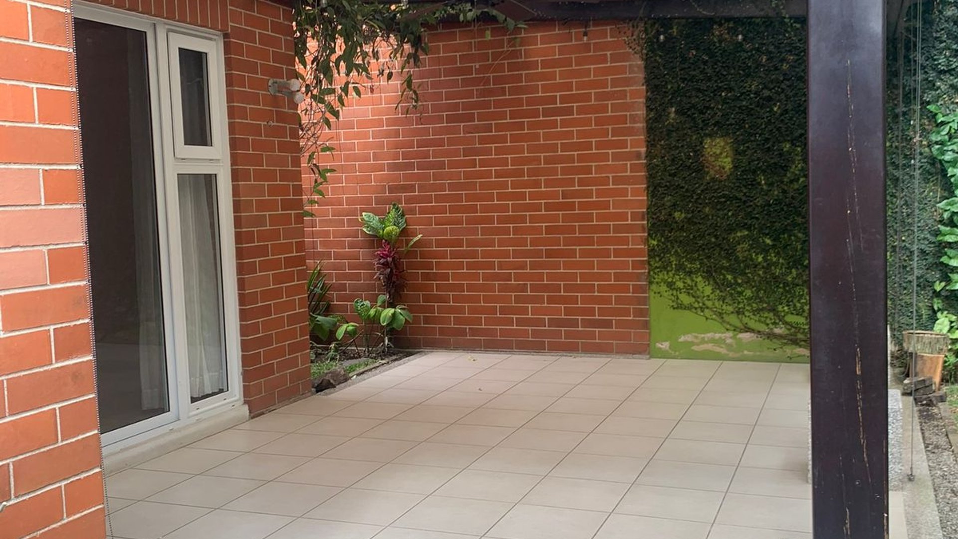 📍 CASA EN VENTA – 3 HAB + JARDÍN | ENSENADA DE SAN ISIDRO | ZONA 16