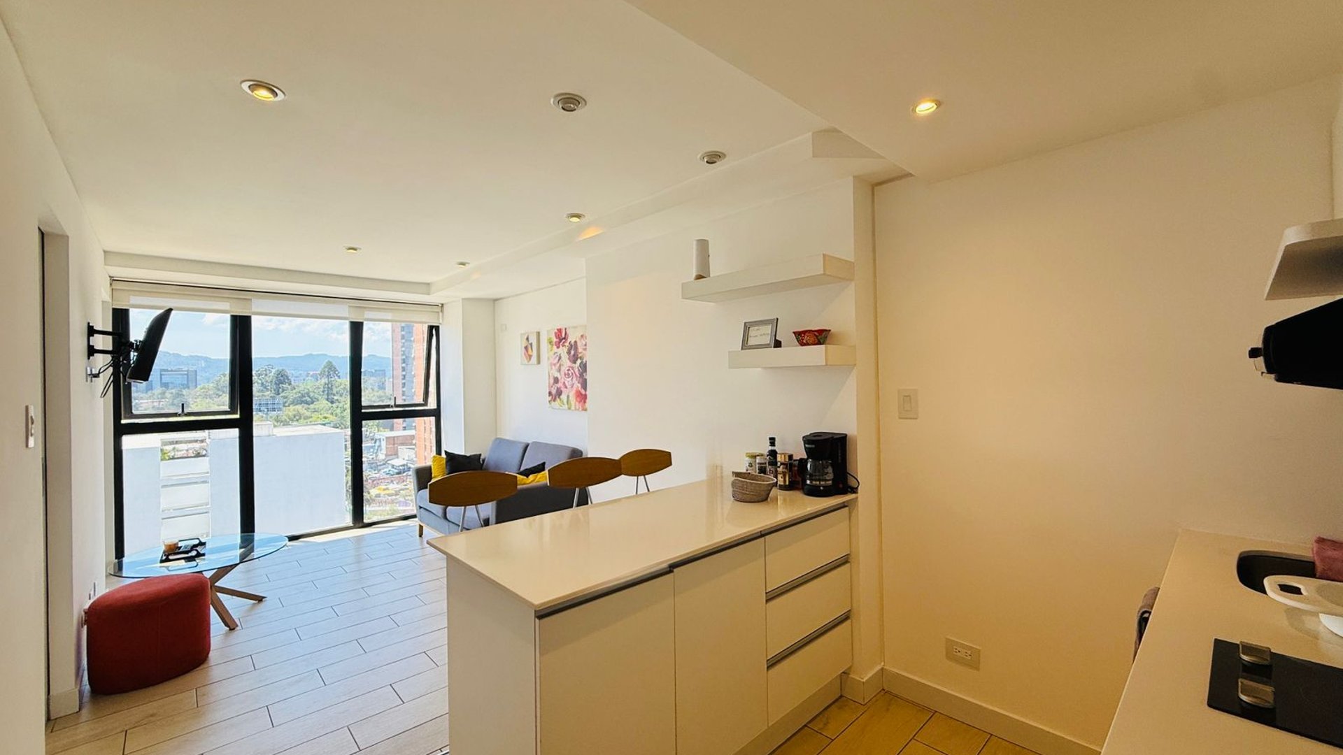 ALQUILER DE APARTAMENTO AMUEBLADO - QUO, ZONA 4