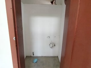 Se renta bonito local  en zona 5 cerca de la municipalidad auxiliar. - 2