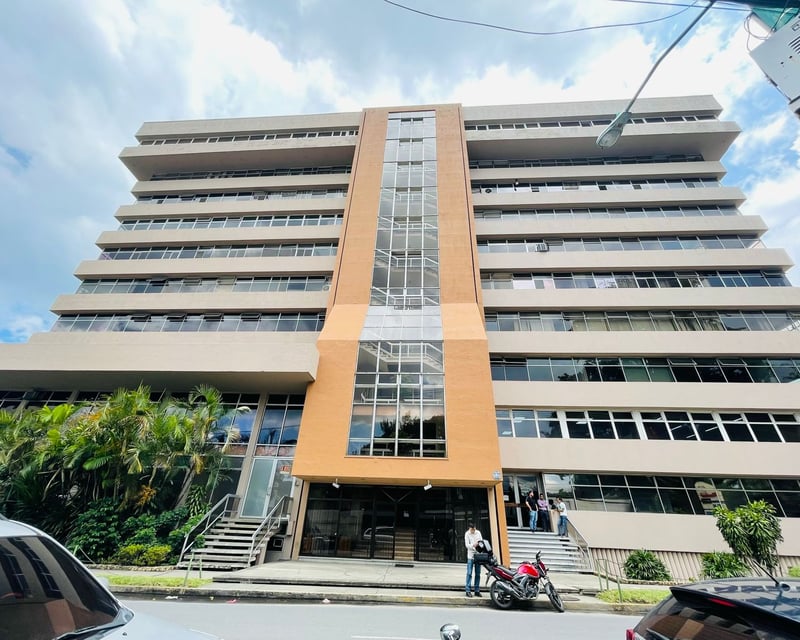 ALQUILER DE CÉNTRICAS OFICINAS DESDE 80MT2 - PLAZA MARÍTIMA, ZONA 10