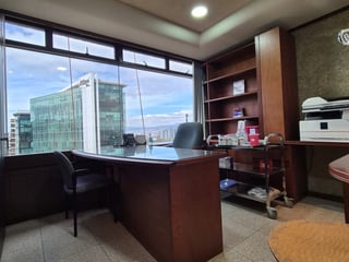 Clínica amplia en Venta en  zona 15 - 3