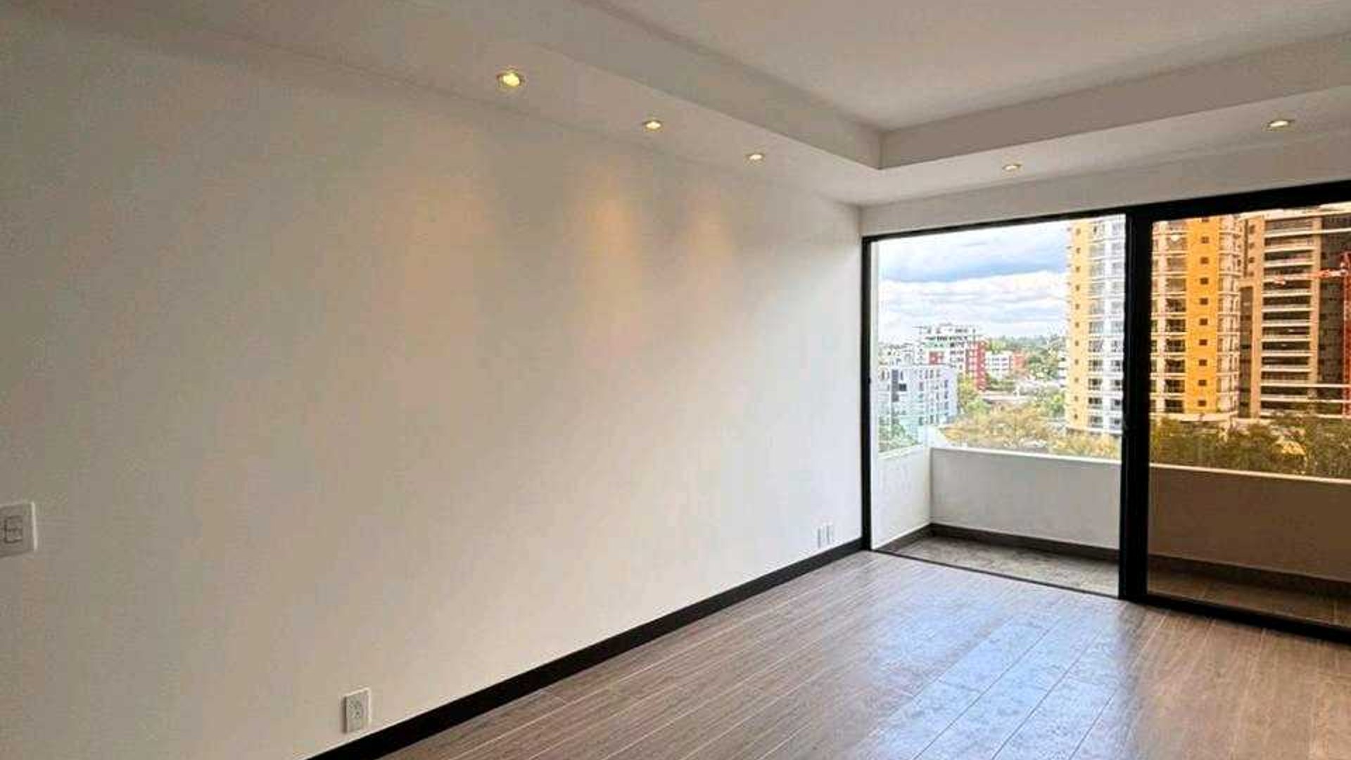 APARTAMENTO EN ALQUILER???? Edificio Alena, Zona 15 VH II - Miniatura 2
