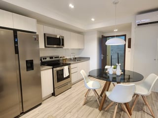 Apartamento en Venta con Jardin en Zona 10 Guatemala - Image 6