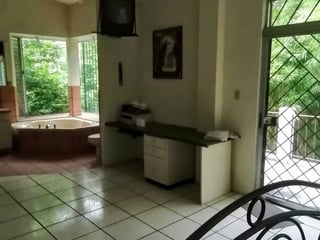 Chalet con amplio terreno en venta en Escuintla - Image 12