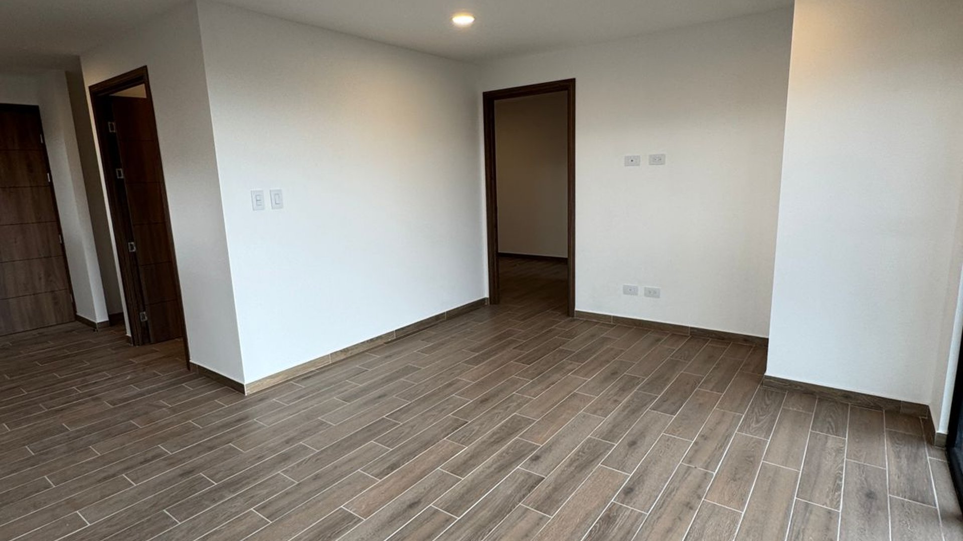 Apartamento con piscina en venta - Parque 14 - 3 habitaciones Ref-6001 - Miniatura 5