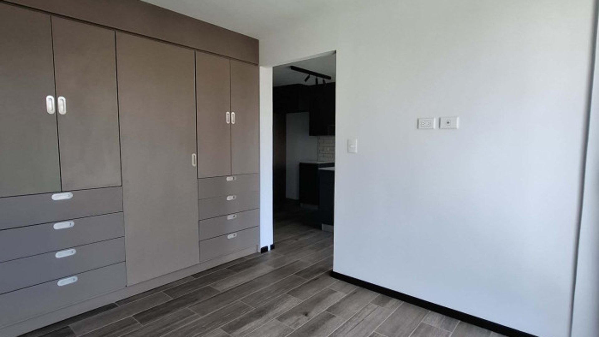 Apartamento en renta Biko zona 10 - Miniatura 9