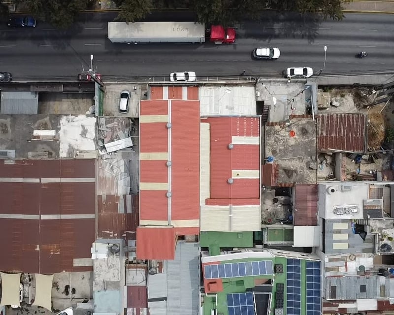 Edificio en renta o venta, sobre Calzada San Juan