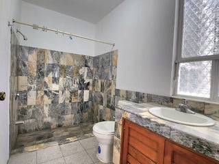 Alquilo Linda Casa  zona 12, salida  de USAC - Image 18