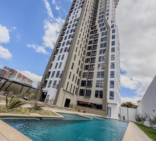APARTAMENTO EN RENTA – EDIFICIO ALTAIRE, ZONA 11