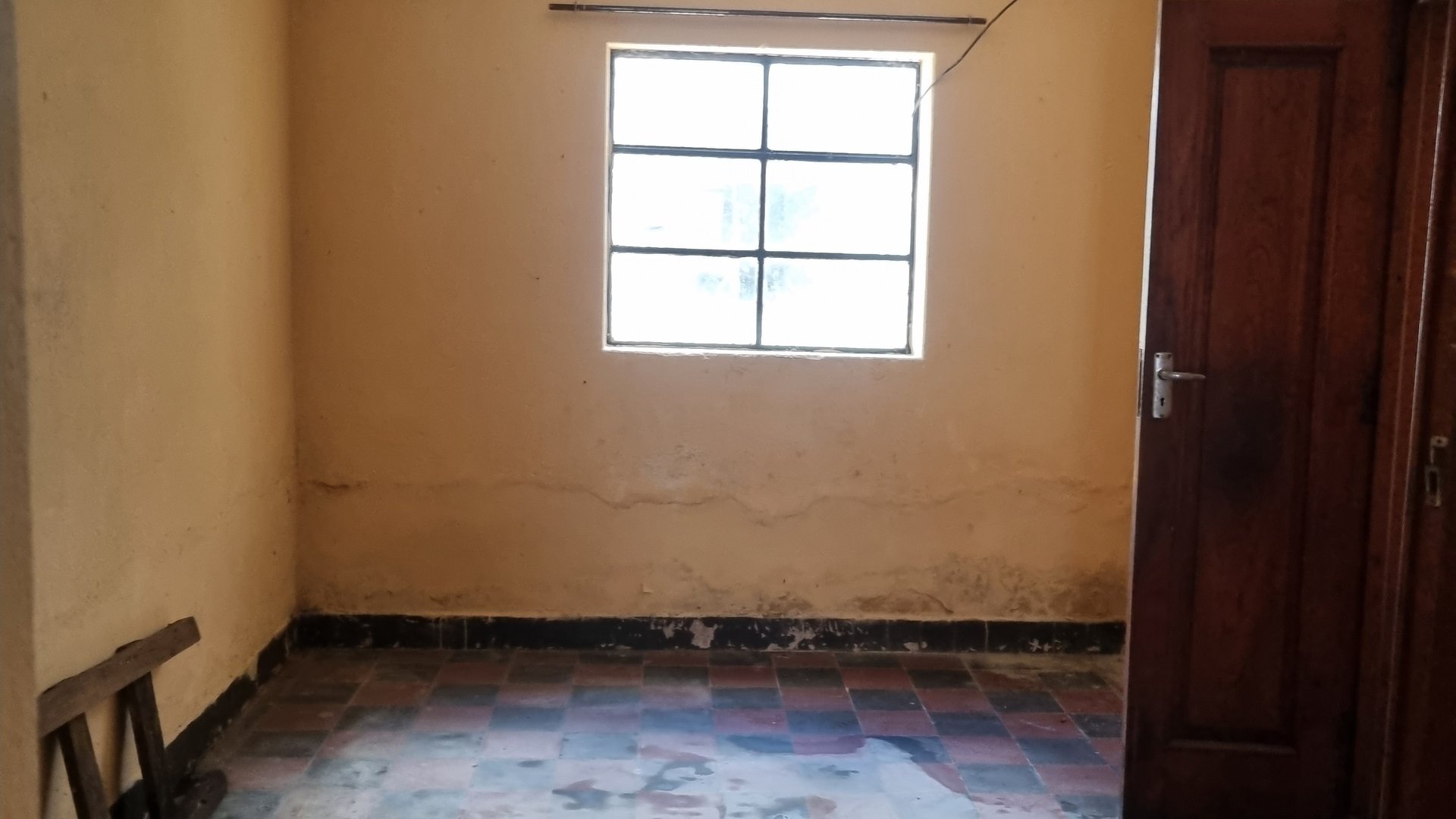 Casa en venta zona 2, Una cuadra McDonald's el Zapote - Miniatura 5