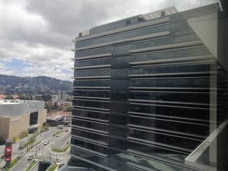 Oficina en Renta en Edificio Desing Center Zona 10 - 2