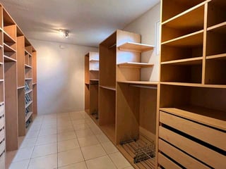 Venta de amplia casa en Km 20 Carr. a Fraijanes, Colinas de Castel (C) - Image 9