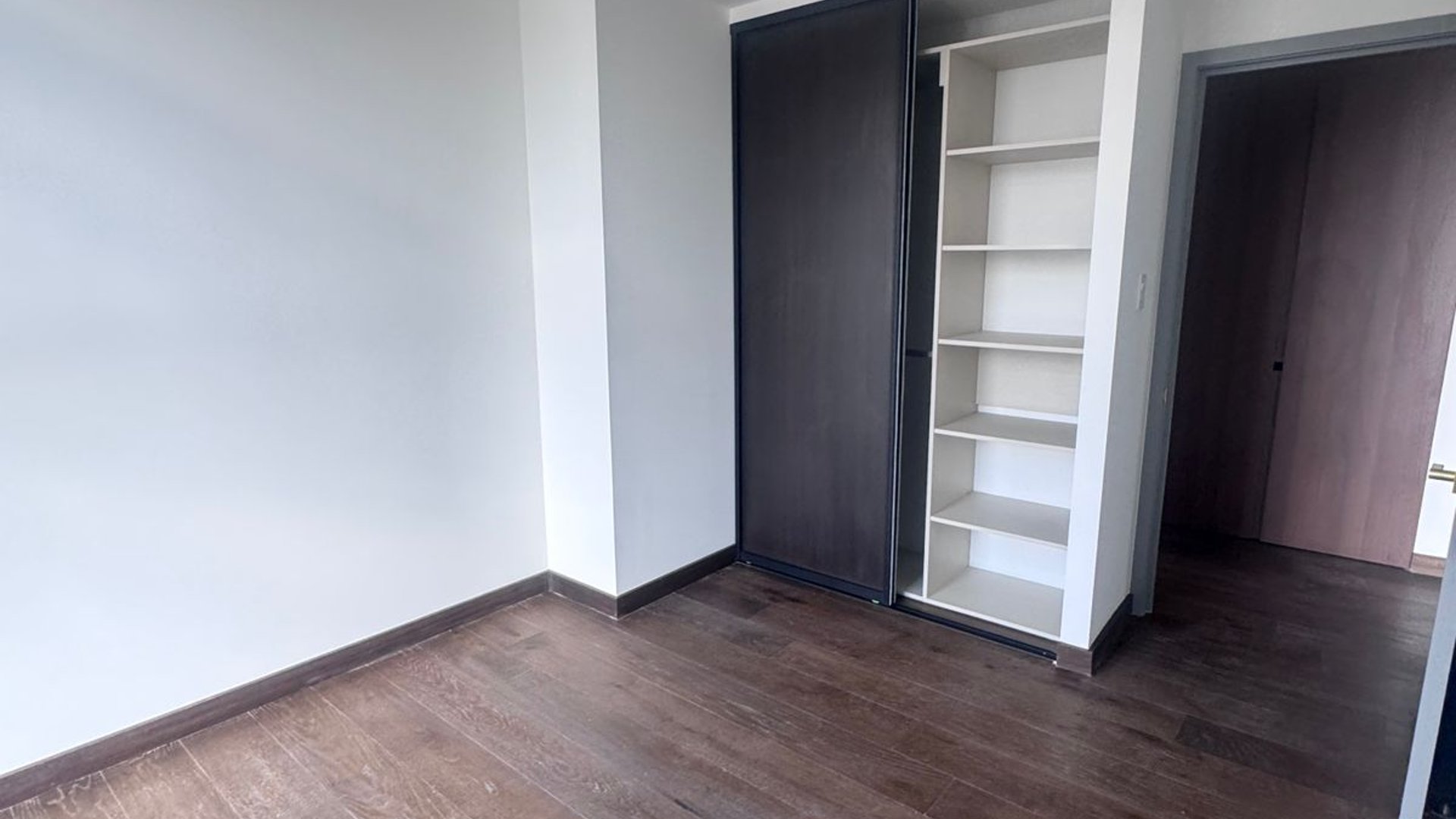 ???? APARTAMENTO NUEVO EN RENTA – 2 HAB + BALCÓN | ATARAH | ZONA 10 - Miniatura 8