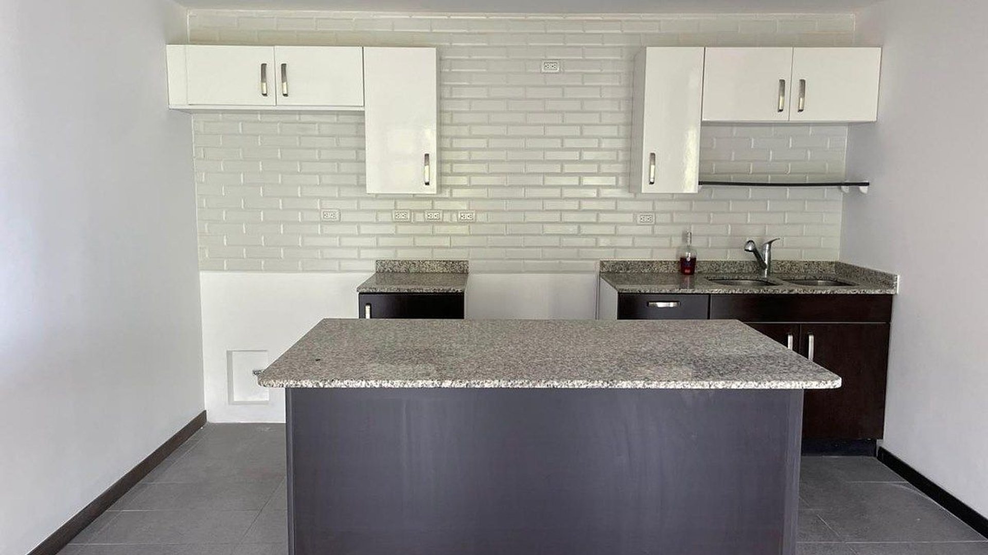 Apartamento en VENTA en Caledonia Zona 16 - Miniatura 2