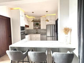 VENTA DE MODERNA CASA EXCELENTE UBICACIÓN - BLV. SAN CRISTOBAL - 3