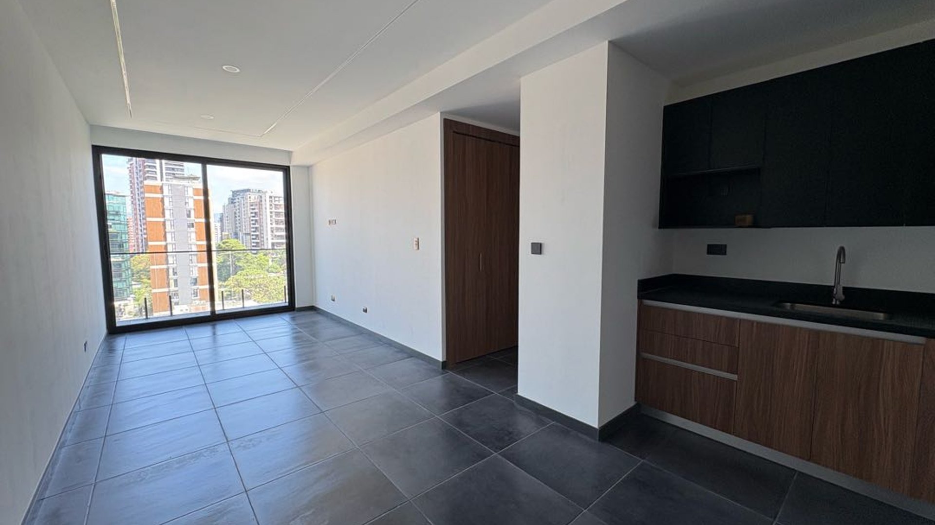 Apartamento de 2 habitaciones en alquiler Kona Diez zona 10