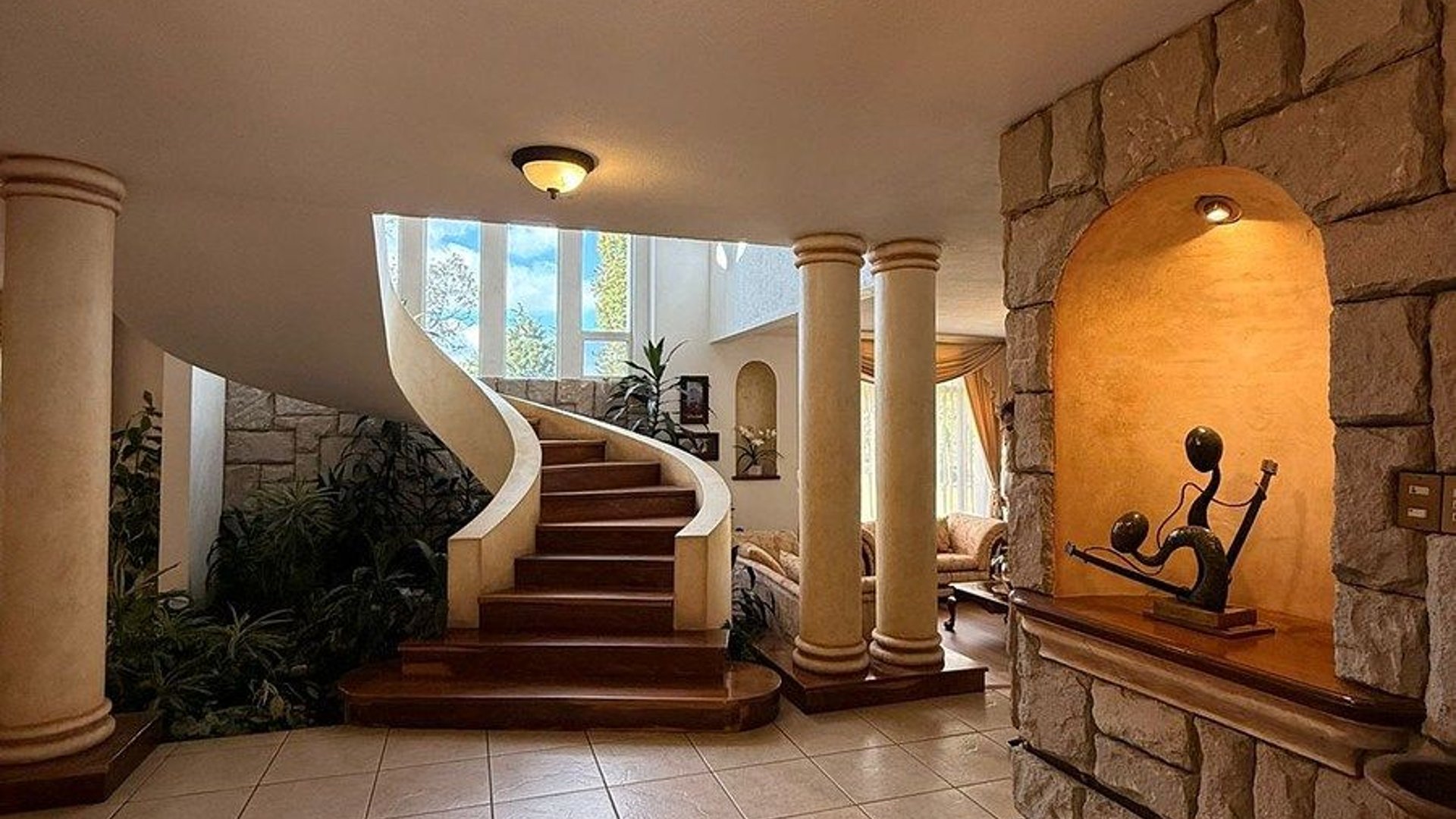 Residencia de Lujo en Venta  Condominio Casa y Campo – Km 23.5 Carretera a El Sa
