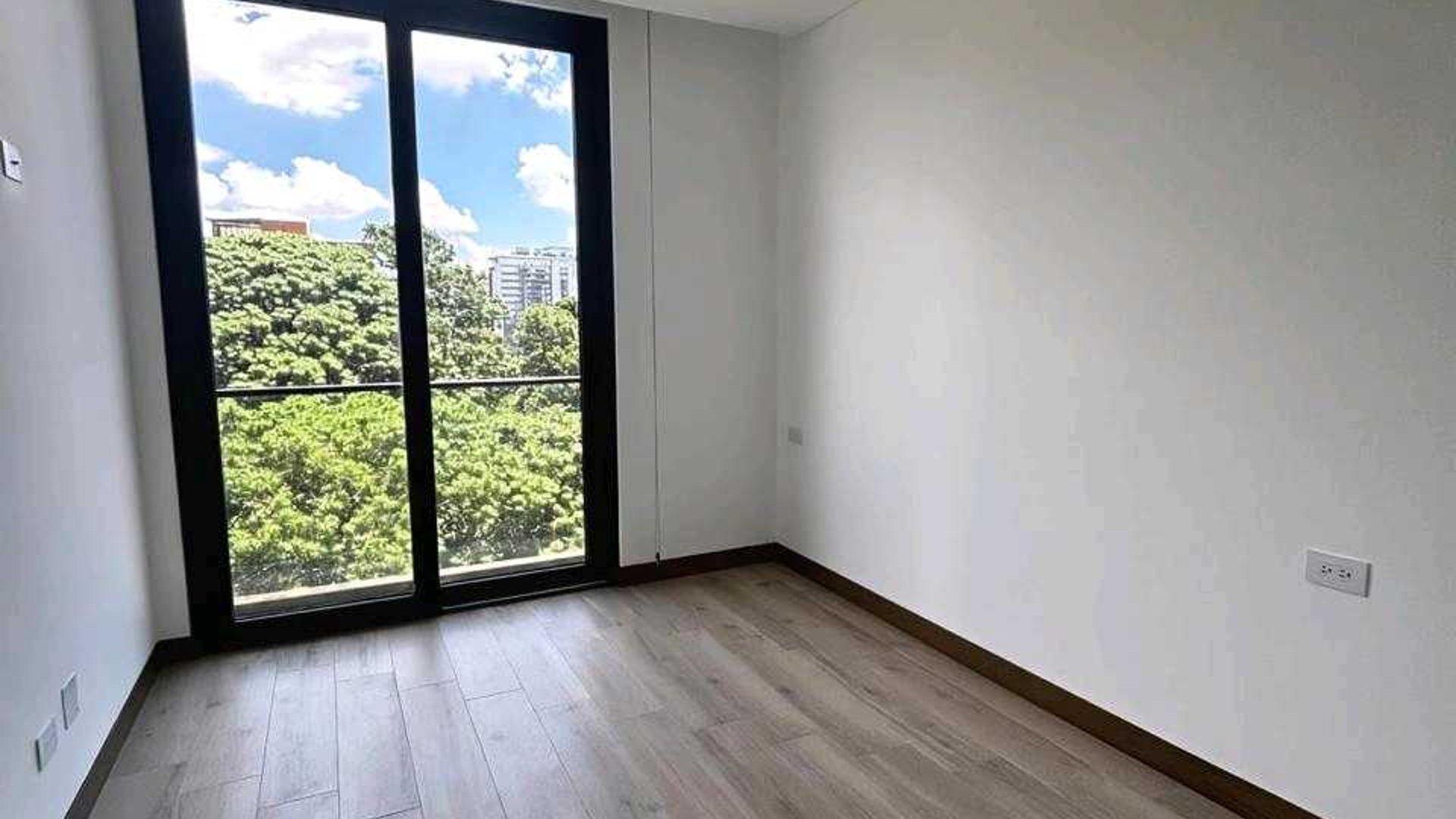APARTAMENTO EN ALQUILER ???? Edificio Ferre Diez, Zona 10 - Miniatura 6