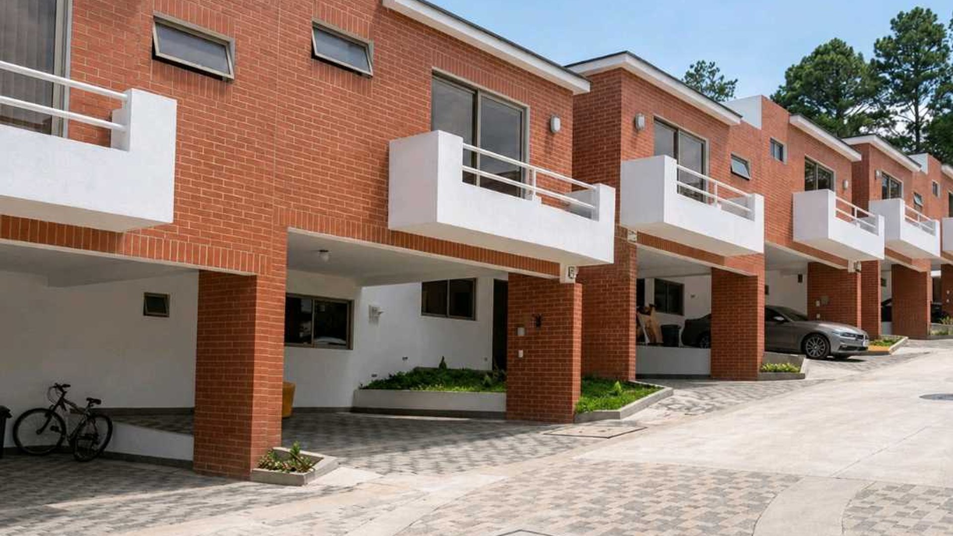 CASA EN VENTA / ALQUILER ???? Condominio Tanta Premier, Santa Catarina - Image 1