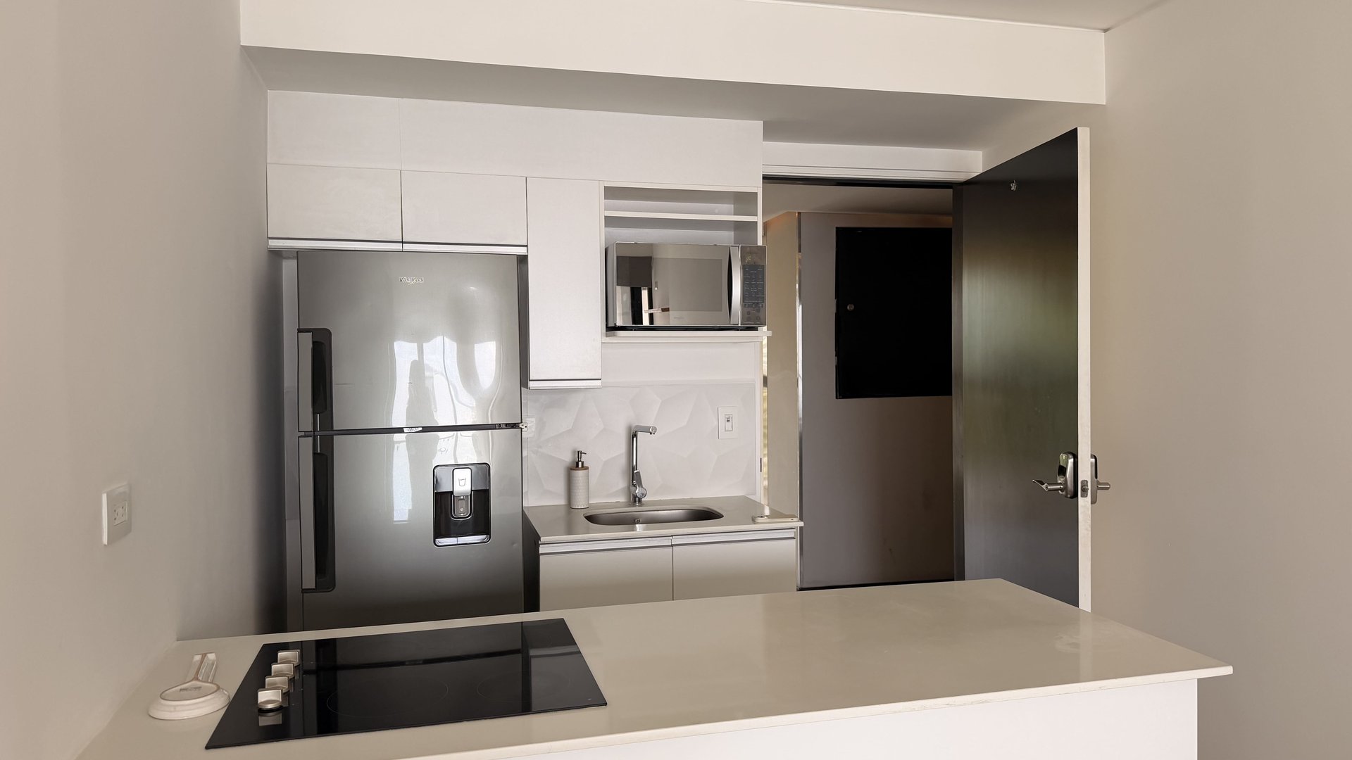 Apartamento en Alquiler Edificio Quo, zona 4  - Miniatura 4