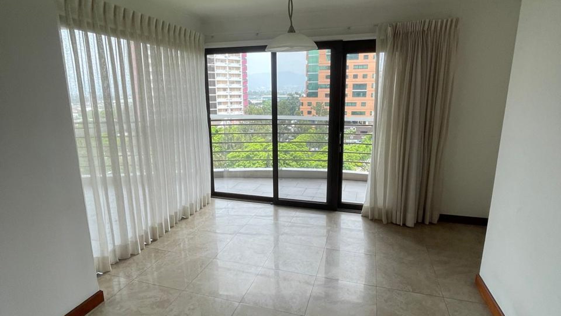 Apartamento en renta zona 15 / Botticelli II - Miniatura 9