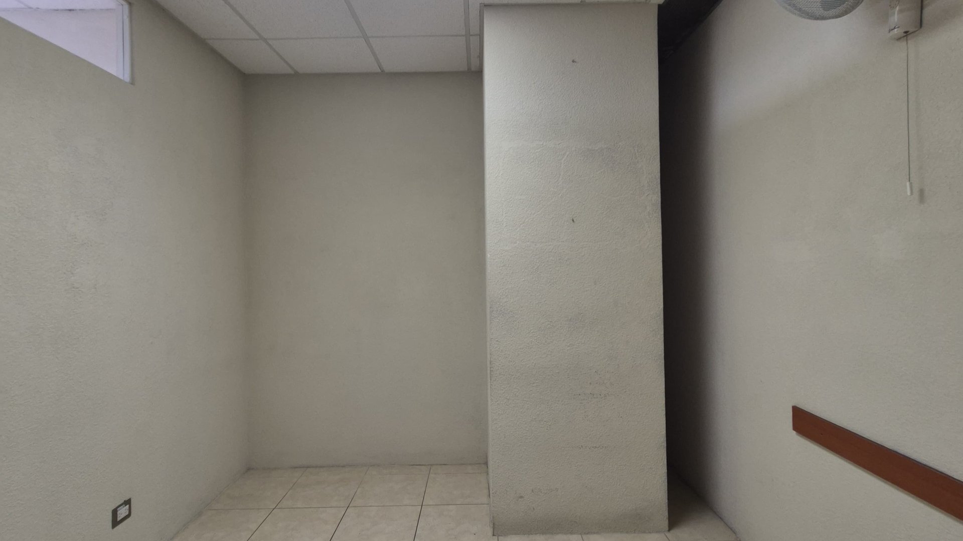OFICINA EN RENTA – EDIFICIO DISTRITO MIRAFLORES | ZONA 11 - Miniatura 9