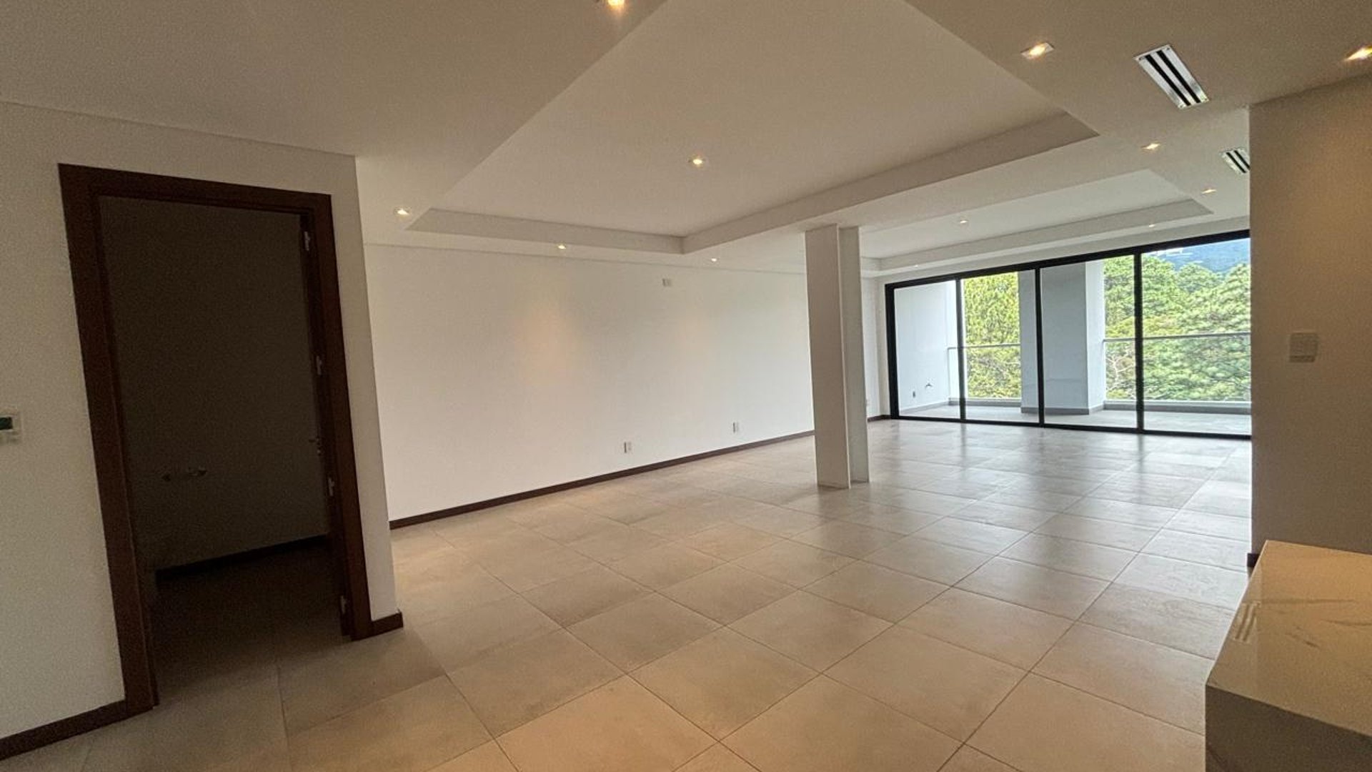 Apartamento en Alquiler / Venta Edificio Azores zona 15 VH2 - Miniatura 2