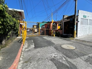 Casa en venta con locales uso mixto Zona 6 proyecto 4-4 - Image 1