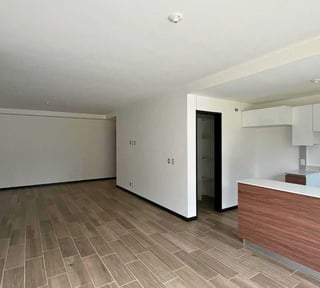 APARTAMENTO CON JARDÍN EN VENTA – SEGHERIA ZONA 14 (LA VILLA) - Miniatura 3