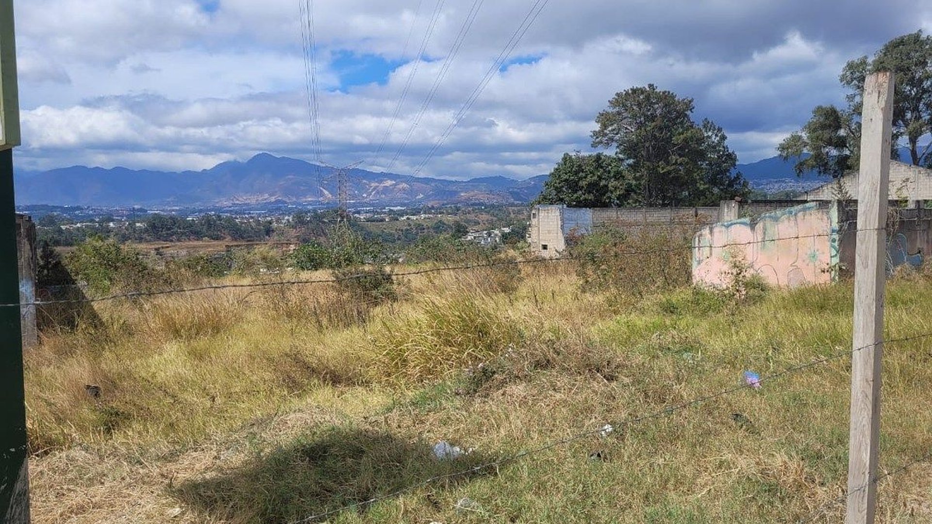 TERRENO COMERCIAL EN VENTA — UNA MANZANA SOBRE AVENIDA PETAPA - Miniatura 3