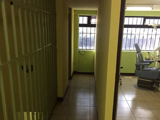 CLINICA EQUIPADA EN RENTA EN ZONA 5 - 4