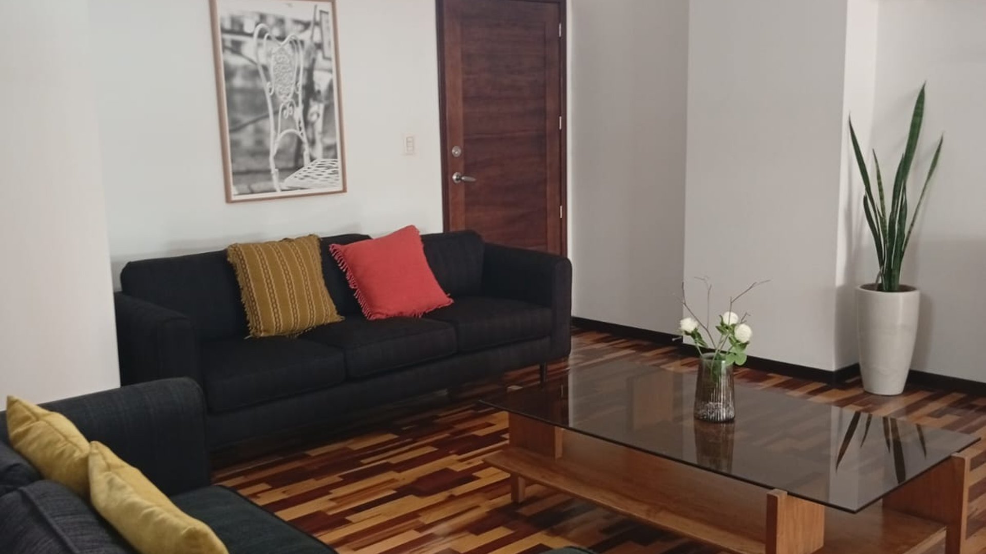 Apartamento en Venta y Renta en zona 14 - Image 1