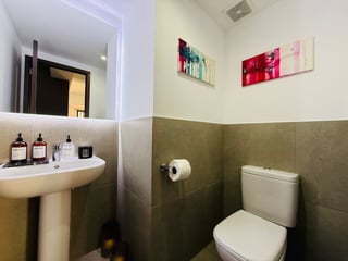 VENTA DE HERMOSO APARTAMENTO - MORETTI, ZONA 10 - 2