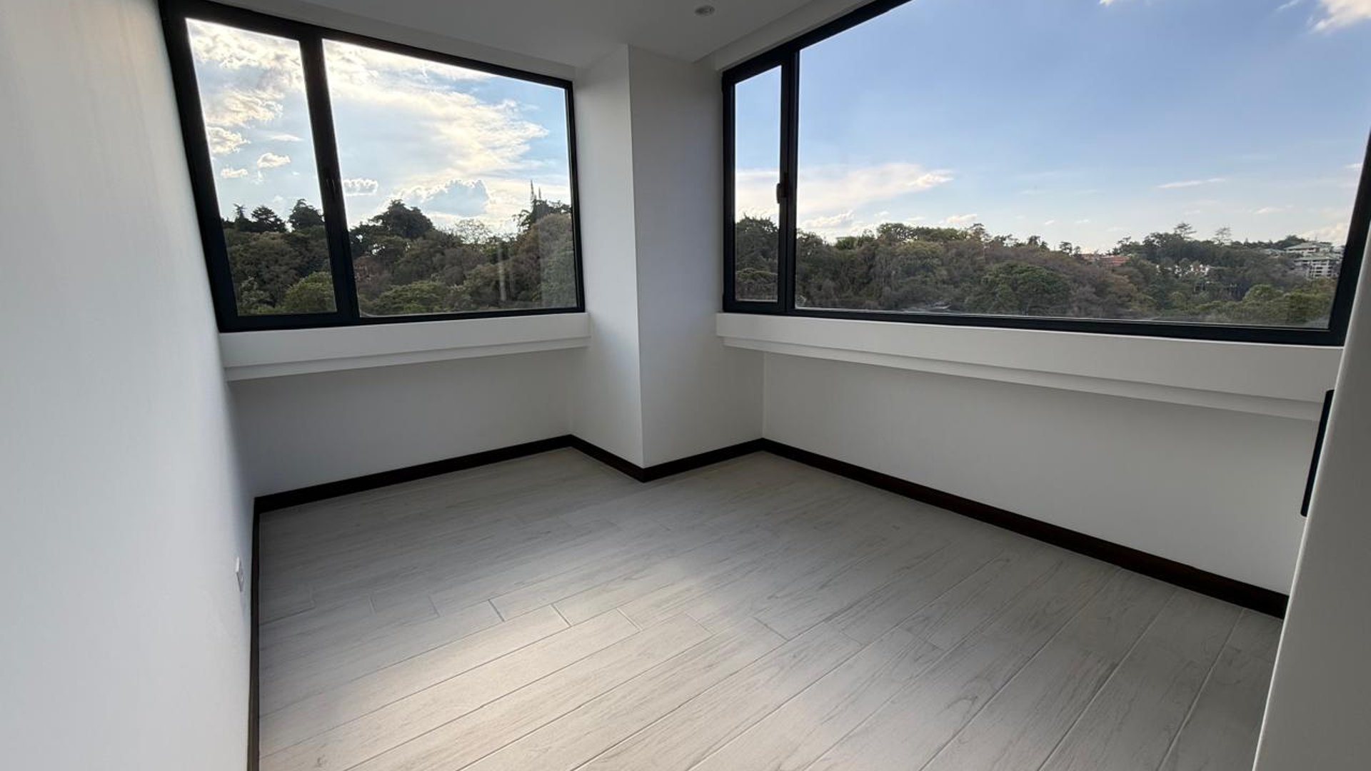 EDIFICIO SPAZIO ZONA 15 NUEVO APARTAMENTO EN RENTA 3 HABITACIONES - Miniatura 7