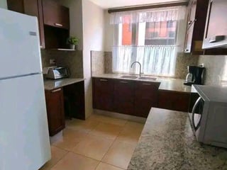 APARTAMENTO SUPER UBICACION Y TAMAÑO ZONA 10 - 2