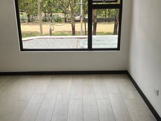 Apartamento amplio en alquiler Verdu, Zona 13 - 5