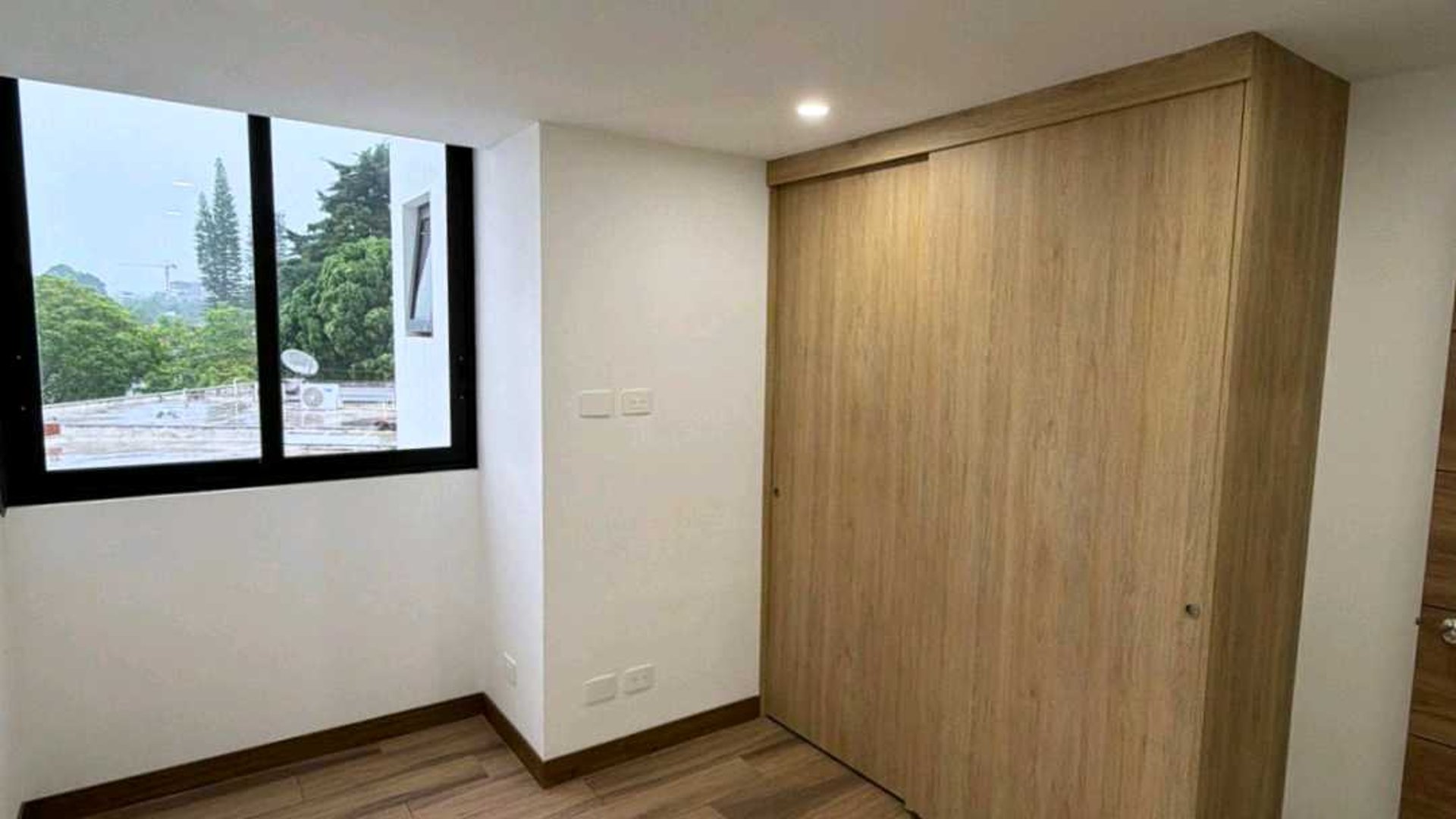 APARTAMENTO EN ALQUILER???? Edificio Privé, Zona 15 - Miniatura 8