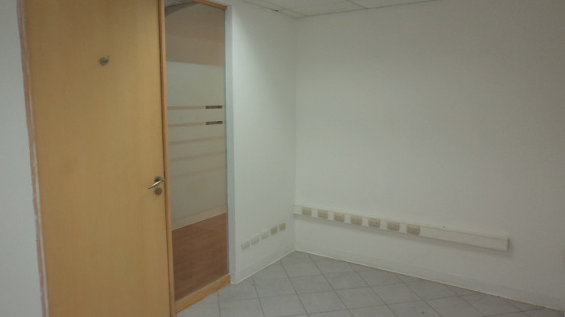 En Renta Oficina en Zona 14 Europlaza Guatemala - Miniatura 12