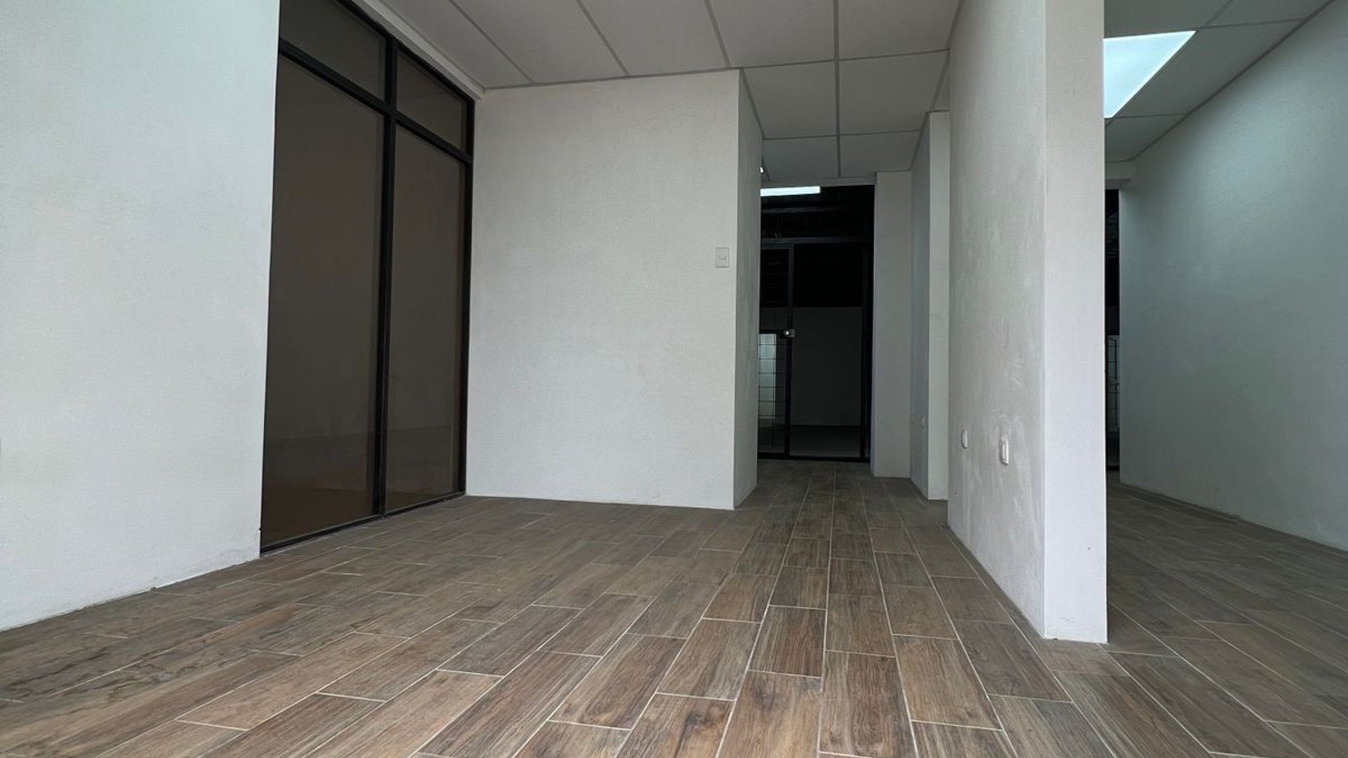Bodega nueva en zona 13 disponible en venta! - Miniatura 6