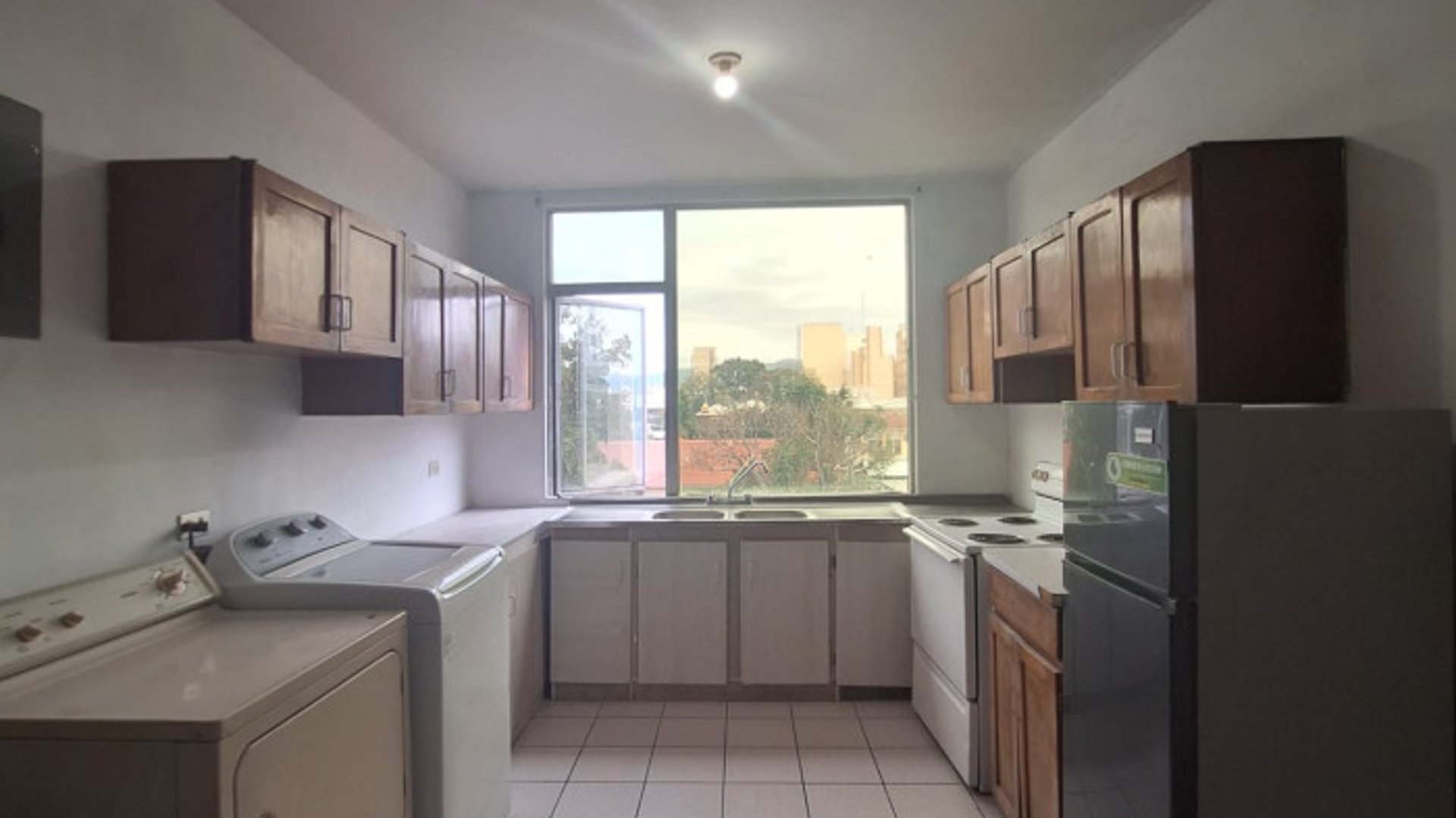 Apartamento Amueblado en Renta en Zona 12